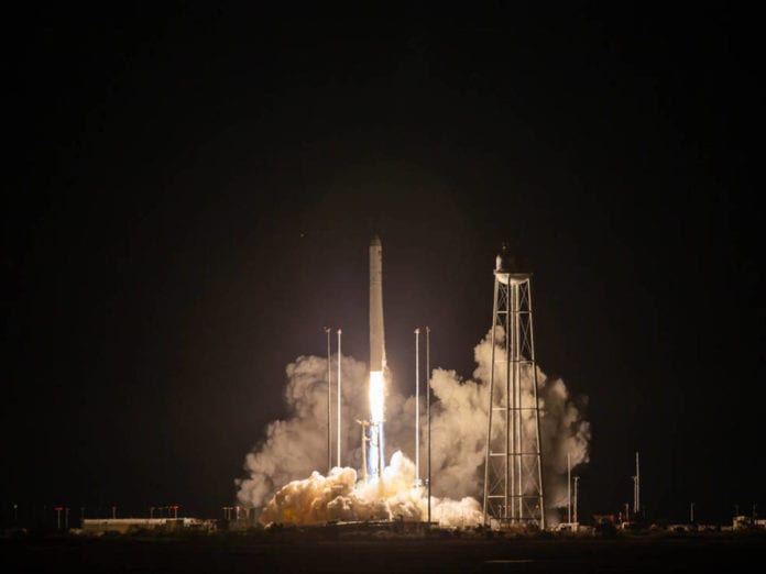 NASA launches spacecraft